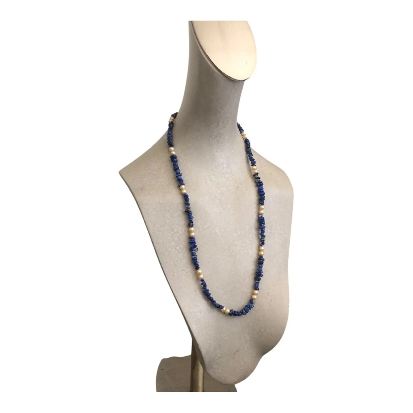Retro 80's Beaded Blue Faux Pearl Beads Timeless Classic Lightweight Necklace - Image 3