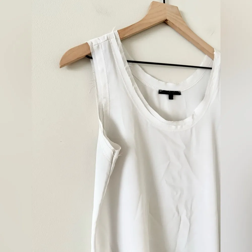 Silvian Heach Raw Edge Sleeveless High Scoop Neck Tank in White - Image 2