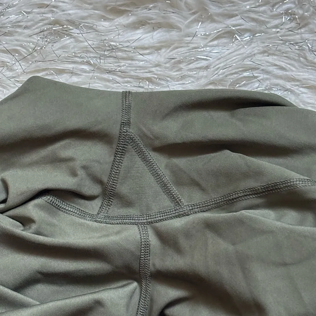 Lululemon Athletica Leggings Women’s Wunder Under Savasana Camo  Crop Size 4 - Image 9