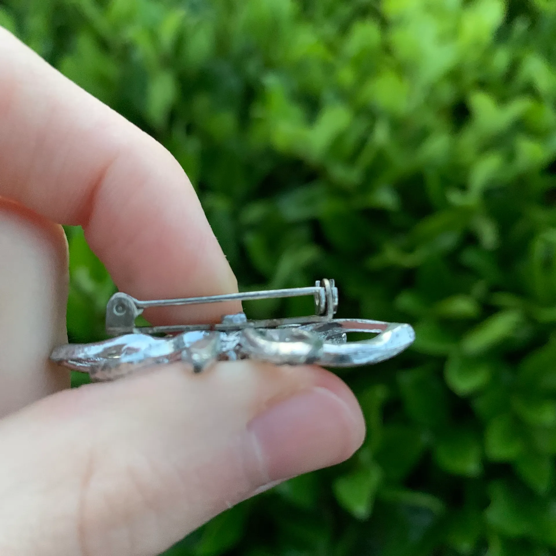 Vintage Silver Bow Like Brooch Pin With Rhinestone - Image 4