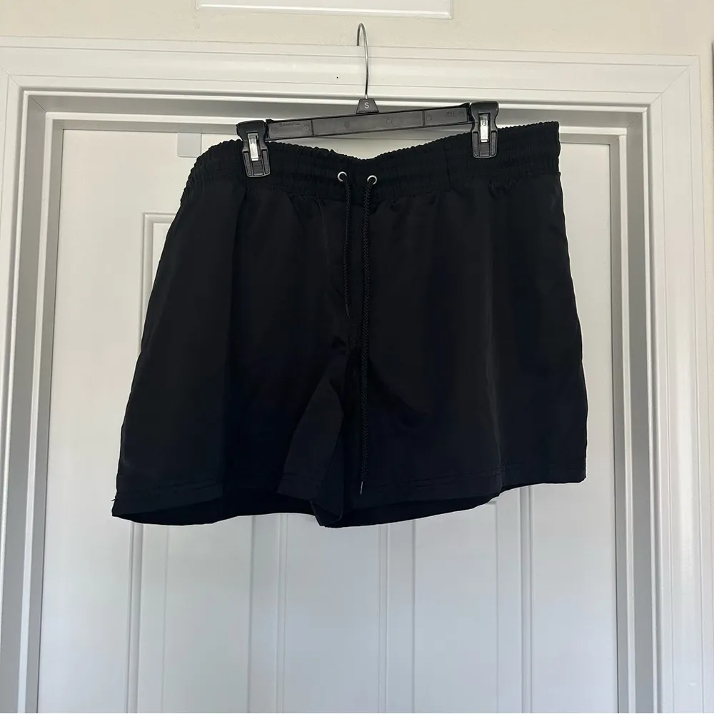 Womens AVA & VIV 16W/18W Black sporty shorts with drawstring elastic waistband - Image 2