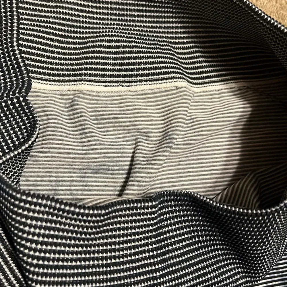 Lululemon leggins size 8 - Image 5