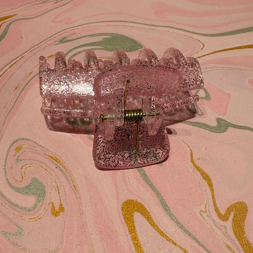 Sparkly pink hair clip - Image 5