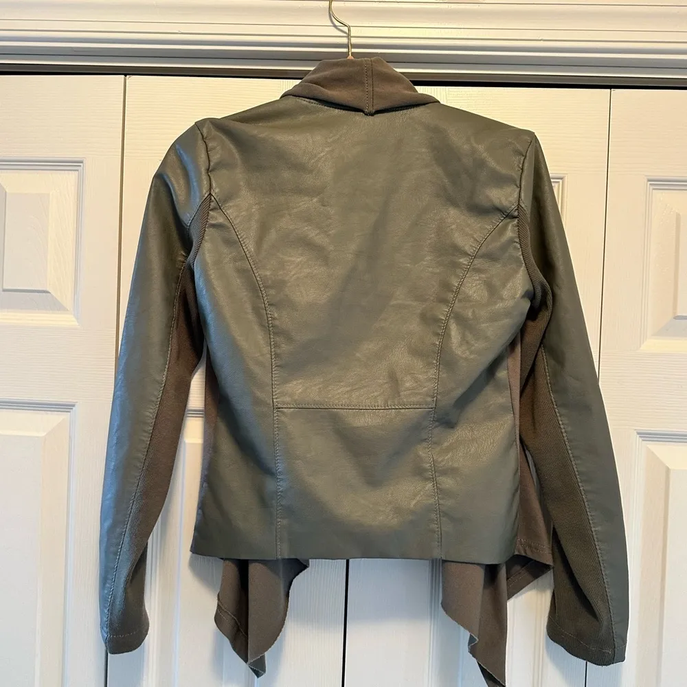 Blank NYC Medium Faux Leather Moto Jacket Olive Long Sleeve Hanky Zip - Image 9