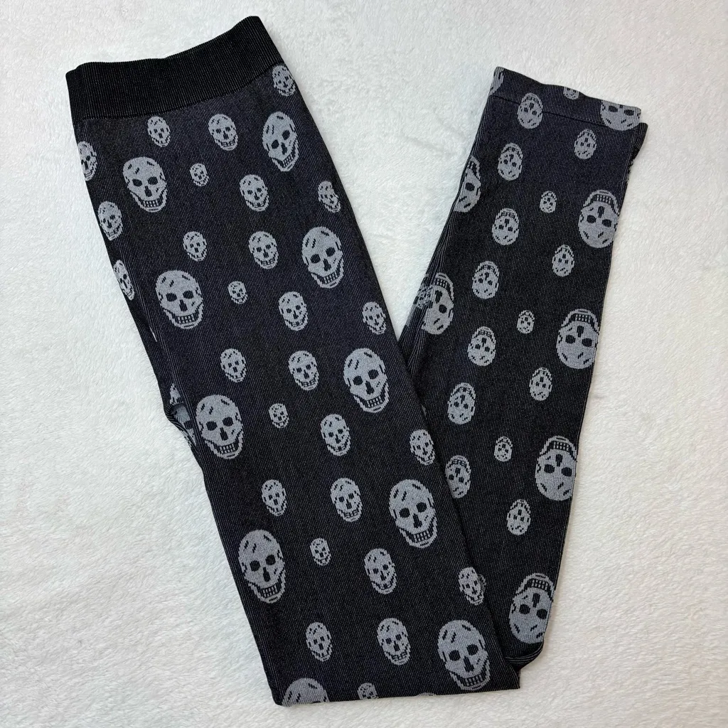 Poof! Black and‎ Gray Skull Leggings Size S/M - Image 2