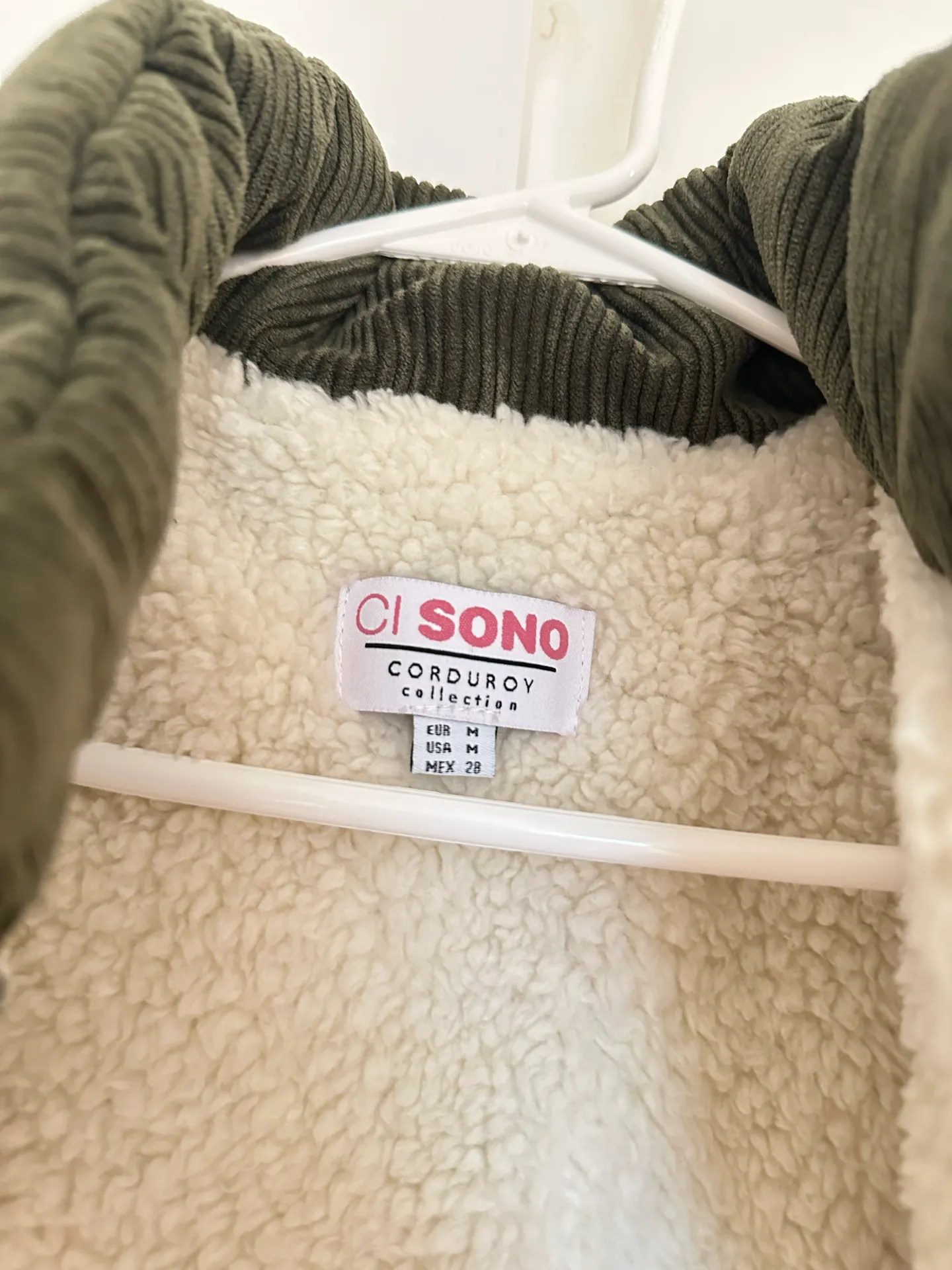 Green Puffer Vest Size M - Image 2