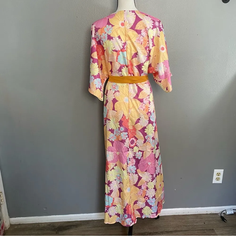 New  Smiley Movement Maxi Size M Kimono Wrap Dress Short Sleeve - Image 3