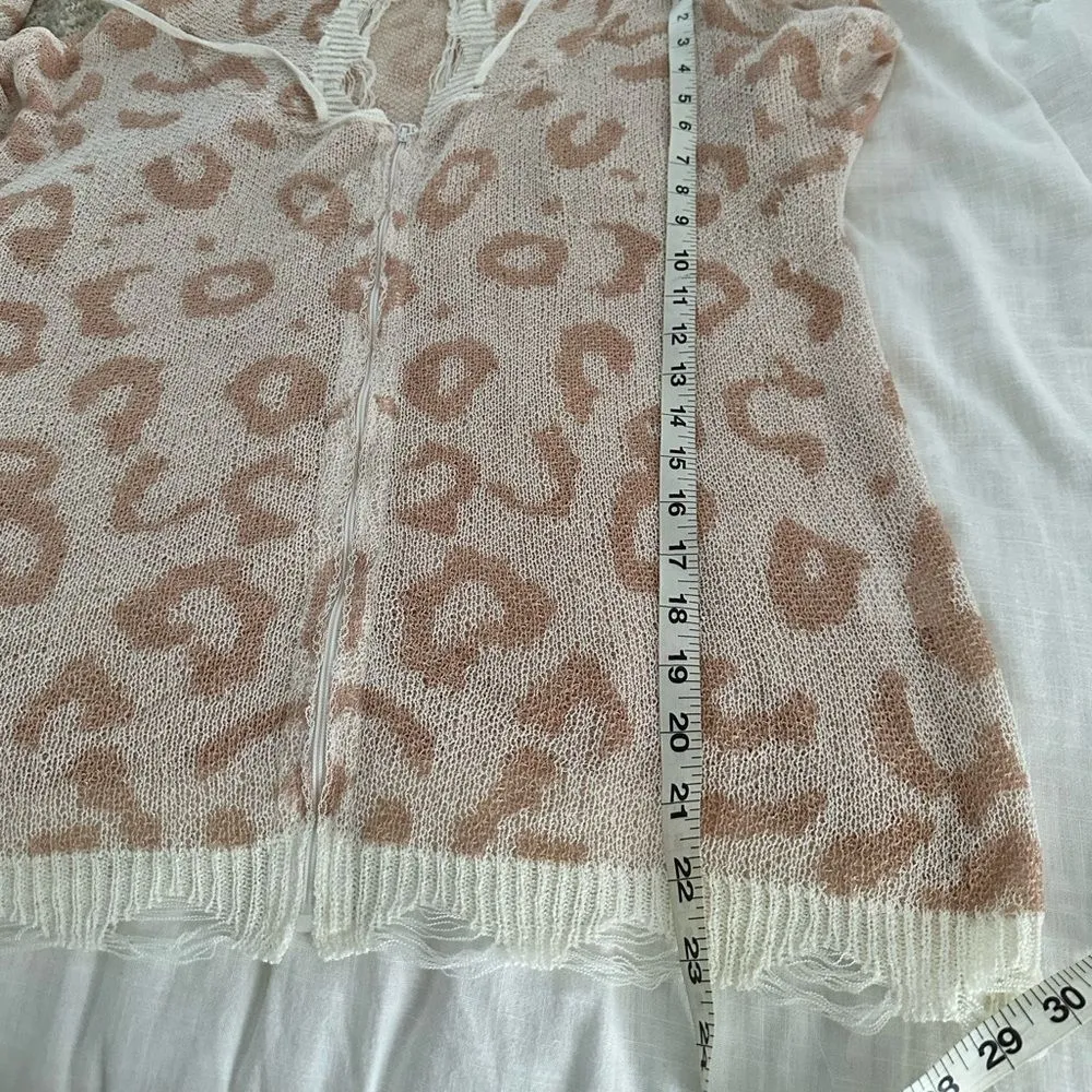 POL Distressed Leopard Show your Spots Zip Up Size Small - Image 7