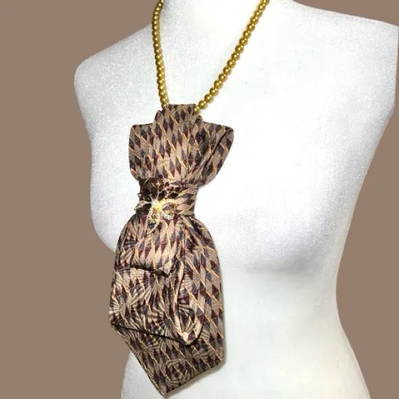 “Dainty Dapper”Brown Patterned necktie Necklace with flower brooch Brown - Image 4