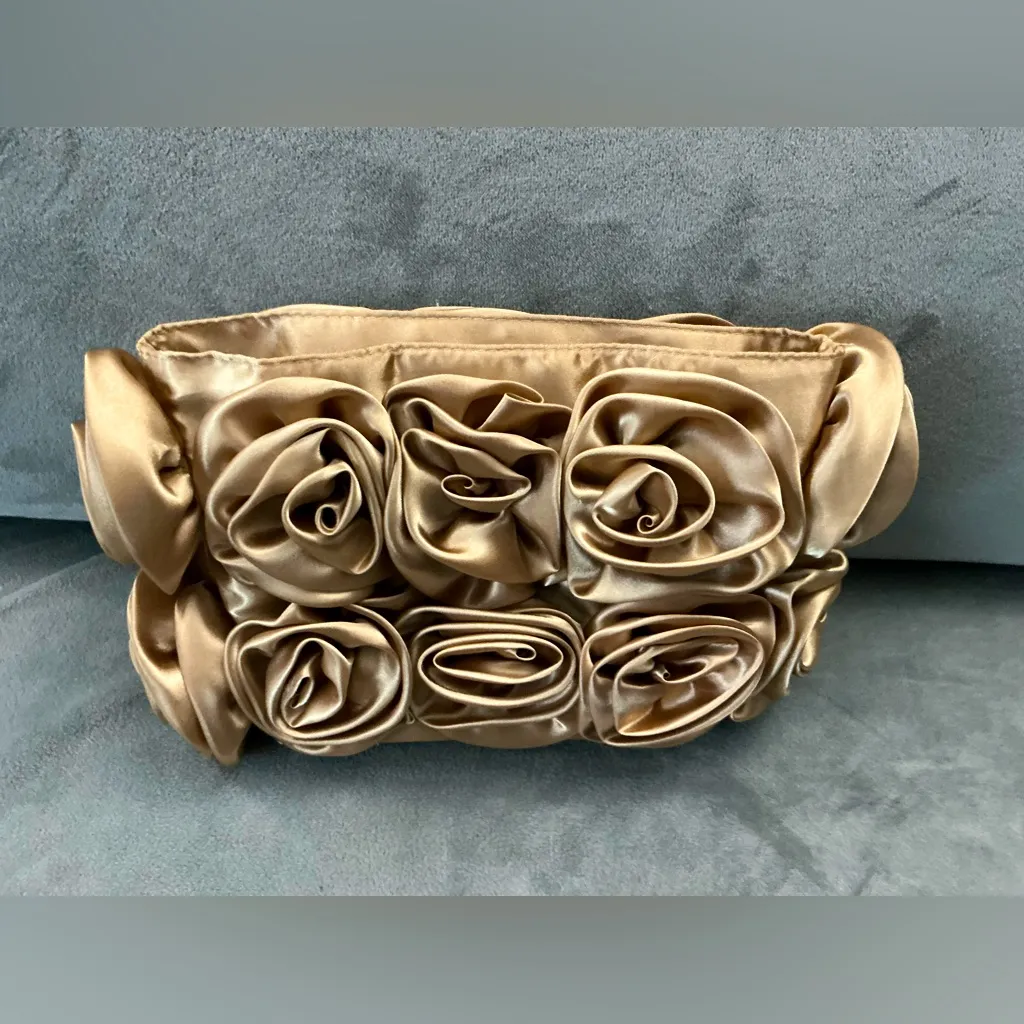 Pretty satin clutch🌟🌟🌟 Gold - Image 3