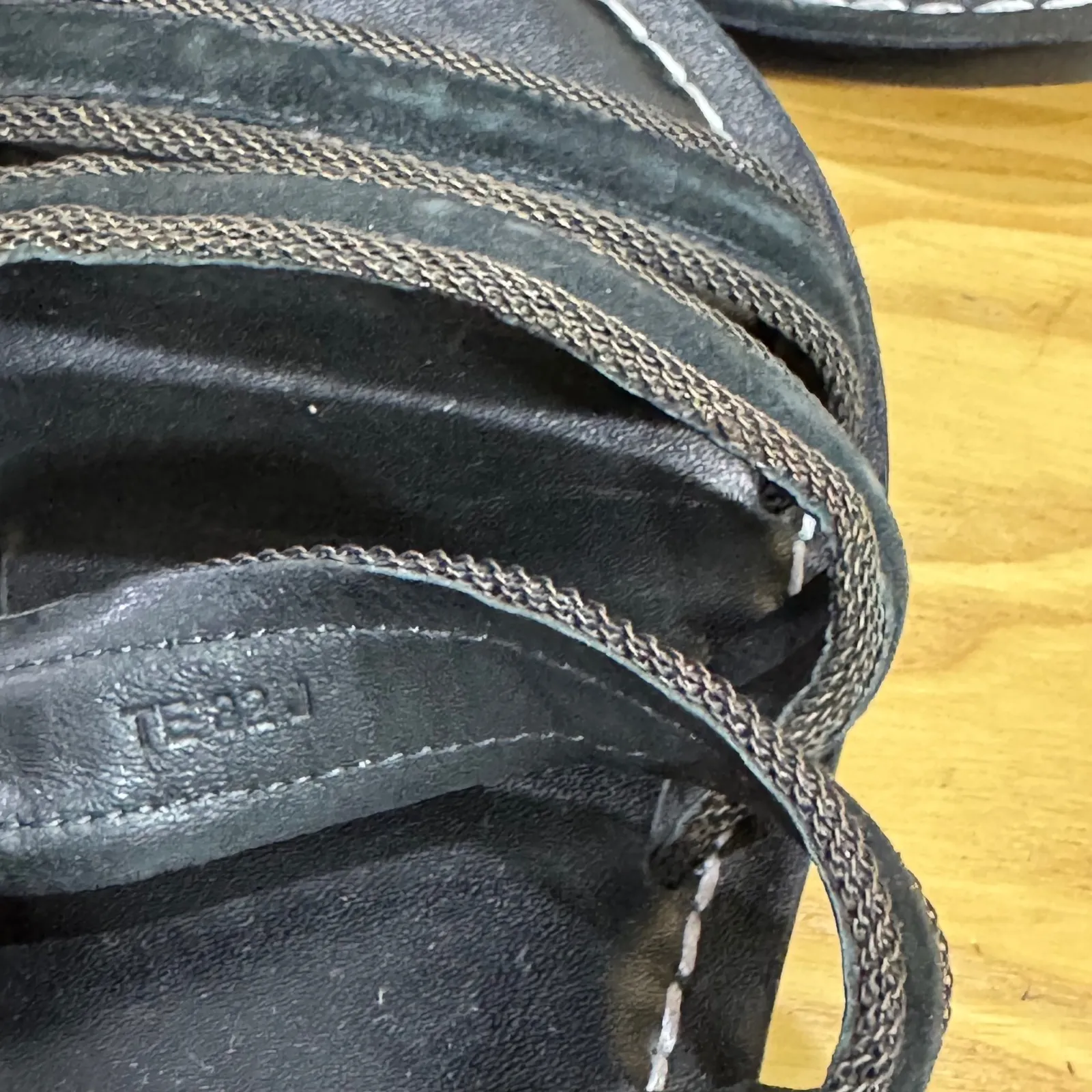 Bernardo Theo Black Suede Strappy Gladiator Strap Sandals Size 9 - Image 9