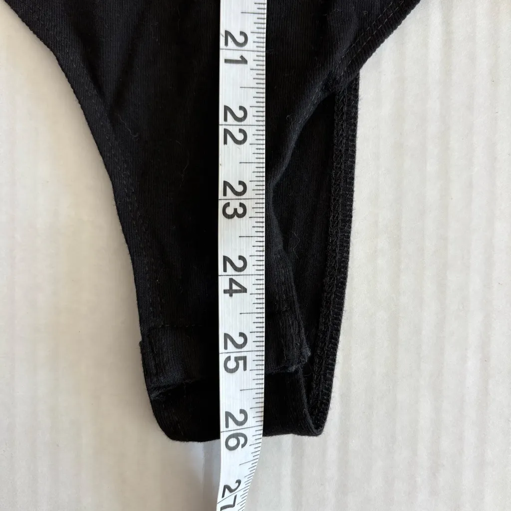 Kittenish mock neck long sleeve bodysuit black medium - Image 12