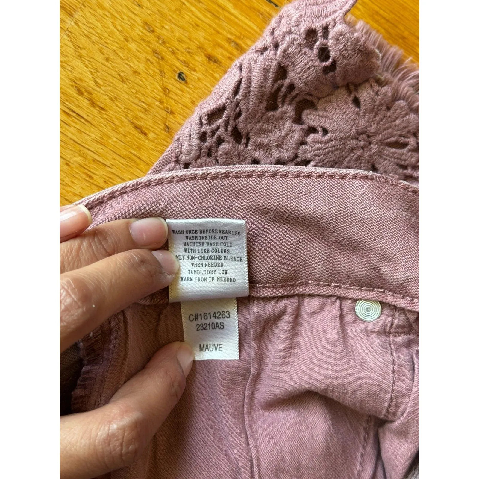 Altar'd State Women's Crochet Floral Boho Mauve Shorts with Frayed Hem Size 27 - Image 11