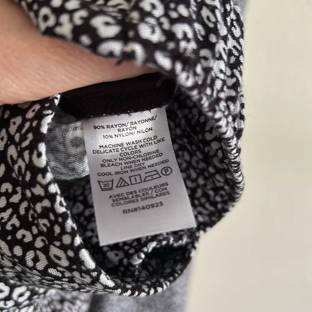 Loft pull on elastic waist, black white animal print wide leg pant XL​​ - Image 8