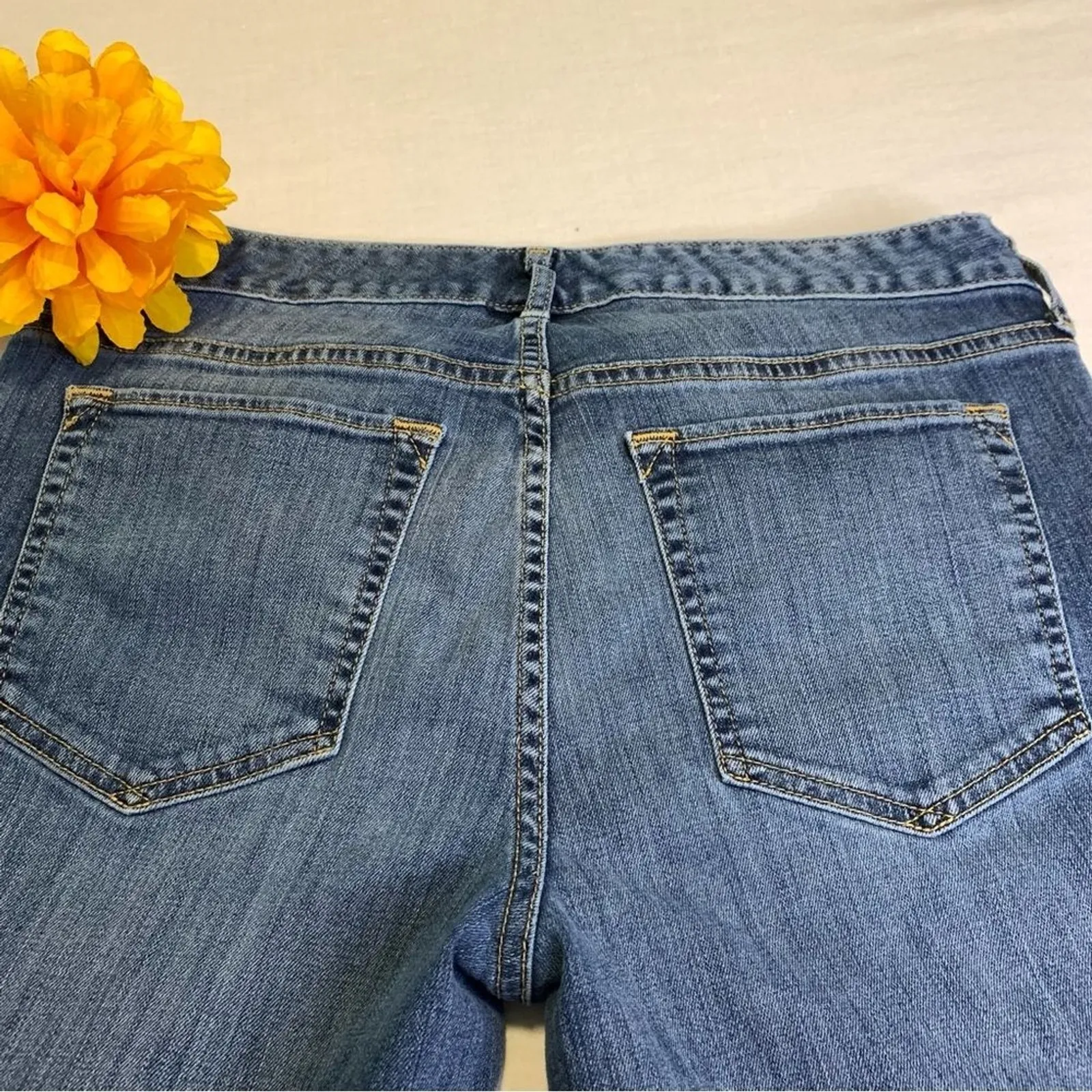 Eddie Bauer Women's Slightly Curvy Skinny Medium Wash‎ with Leg Zips Hem, Sz 8 # - Image 4