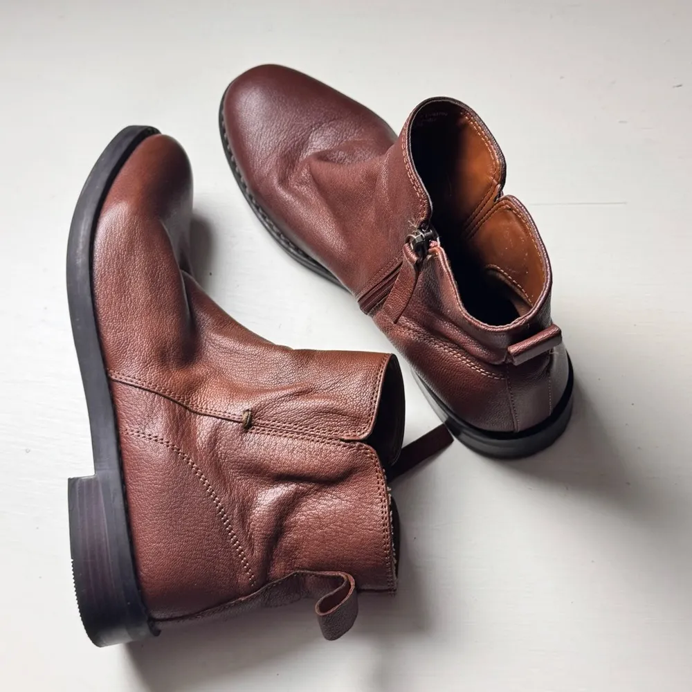 Cynthia Rowley Women's Cold Weather Winter Style Brown Leather Ankle Boots Sz 8 - Image 2