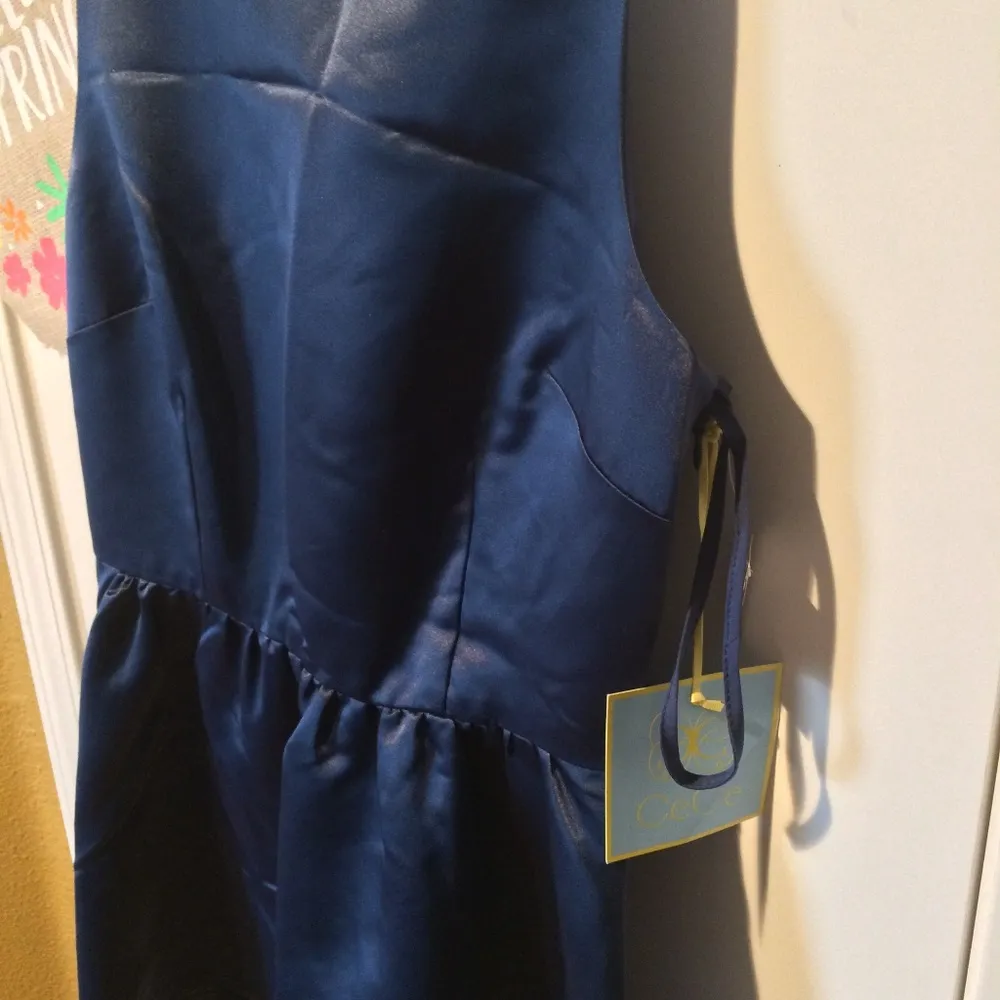 CeCe by Cynthia Steffe women's size 6 shiny satin ribbon "CARA" sheath dress - Image 4