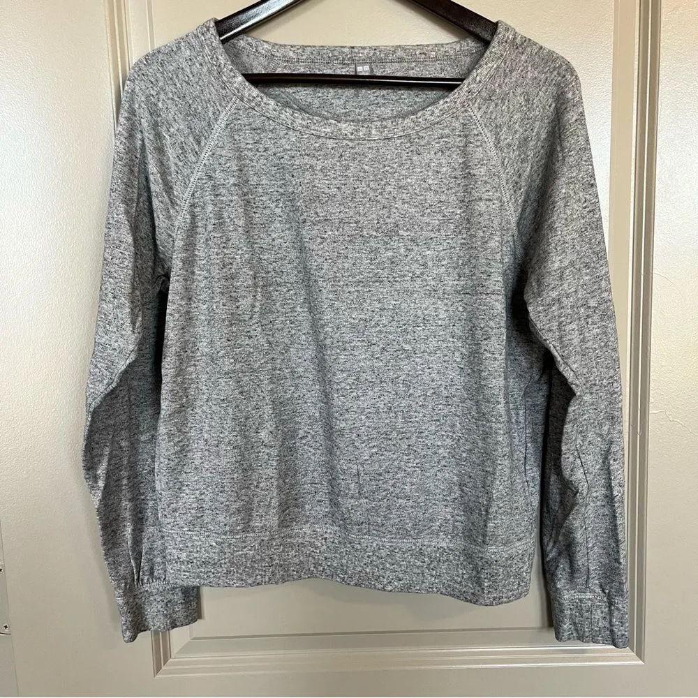 Uniqlo Grey Crewneck Sweater - Image 3
