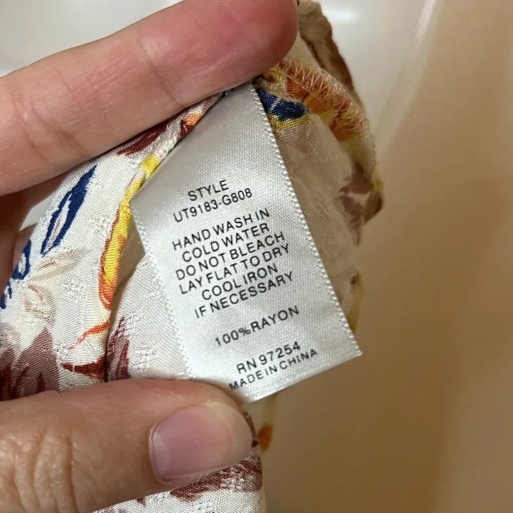 Beige Floral Print Cold Shoulder Top Size Small - Image 7