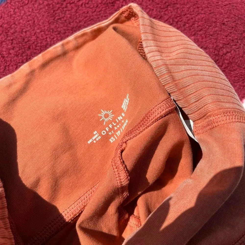 Offline by Aerie orange short length leggings 
Women’s size XS - Image 3