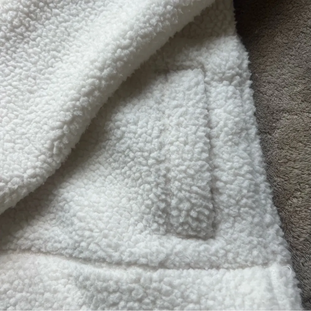 Like New Old Navy White and Navy Fleece Sweatshirt Quarter Zip Sherpa Size Small - Image 6