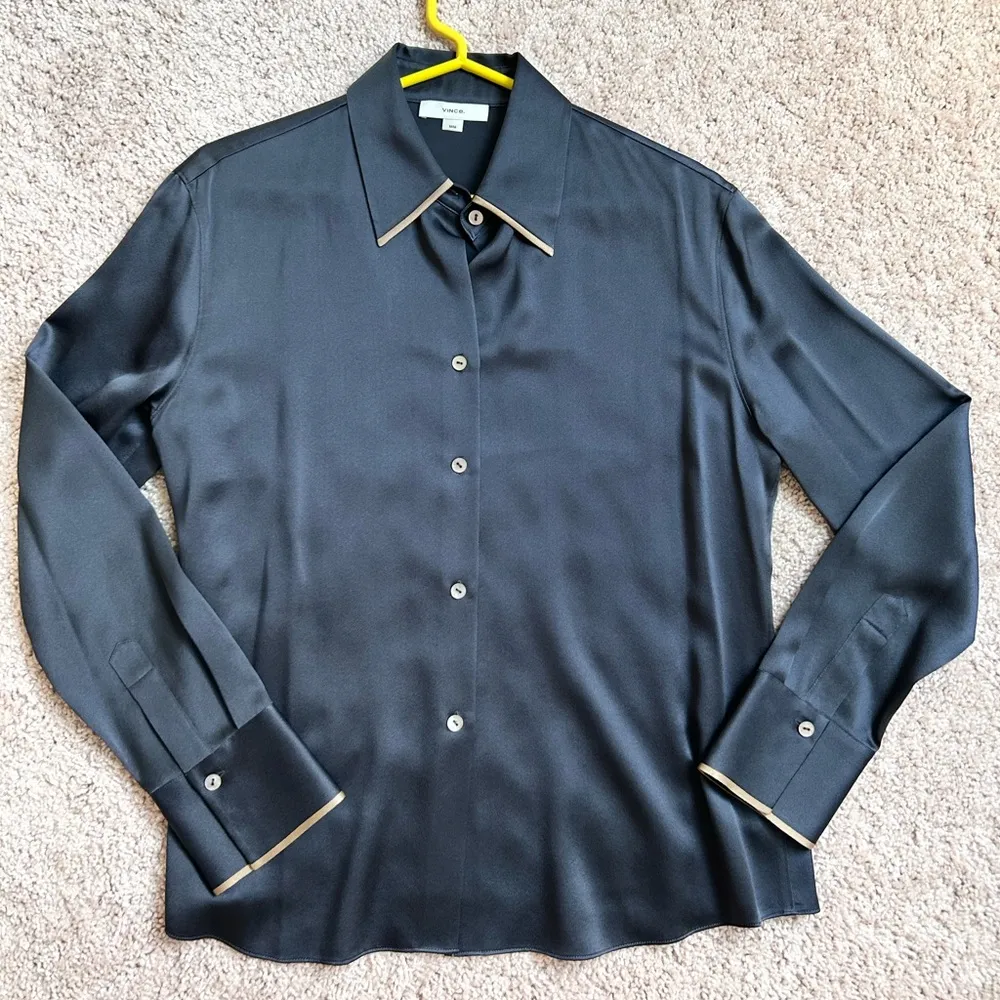 Vince 100% silk button up shirt. M - Image 2