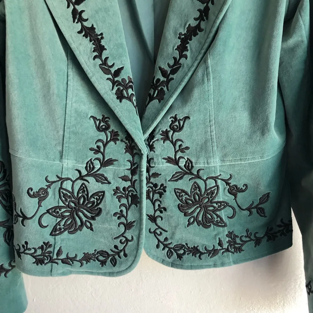 Turquoise Blue Green Velvet Jacket Embroidery Detail Size 6 western - Image 3