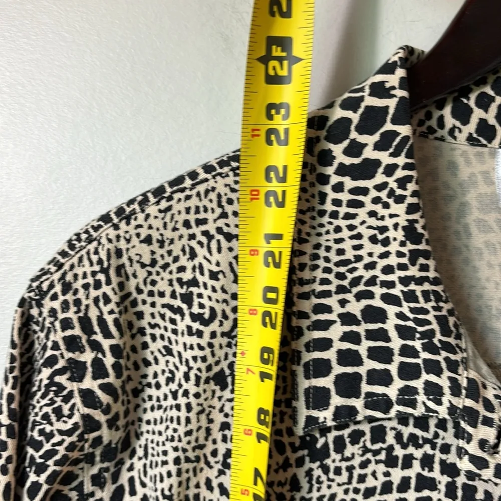 Chico’s vintage animal print utility jacket in size 2. EUC - Image 8
