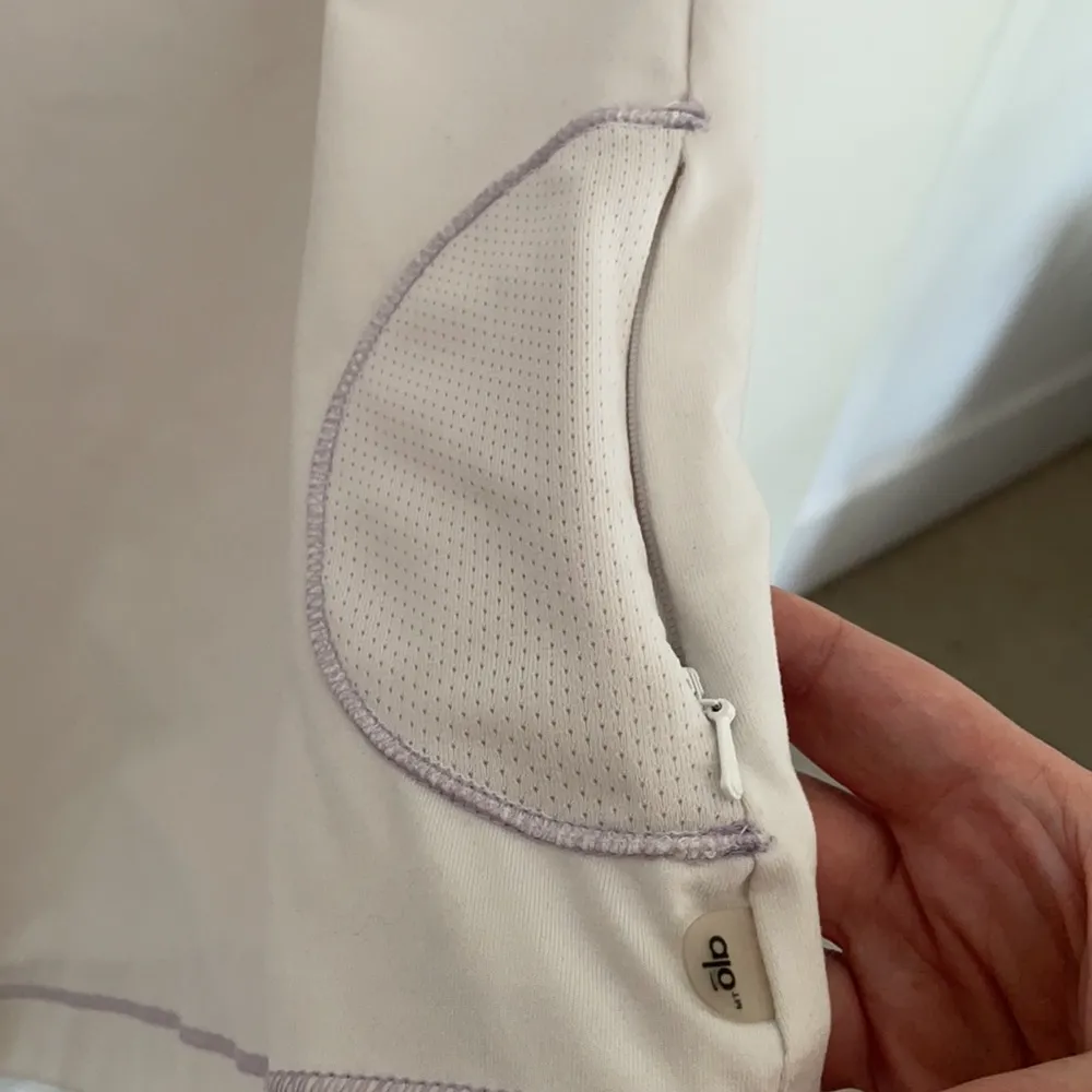 Alo Yoga Coolfit White Tank Top Small - Image 4