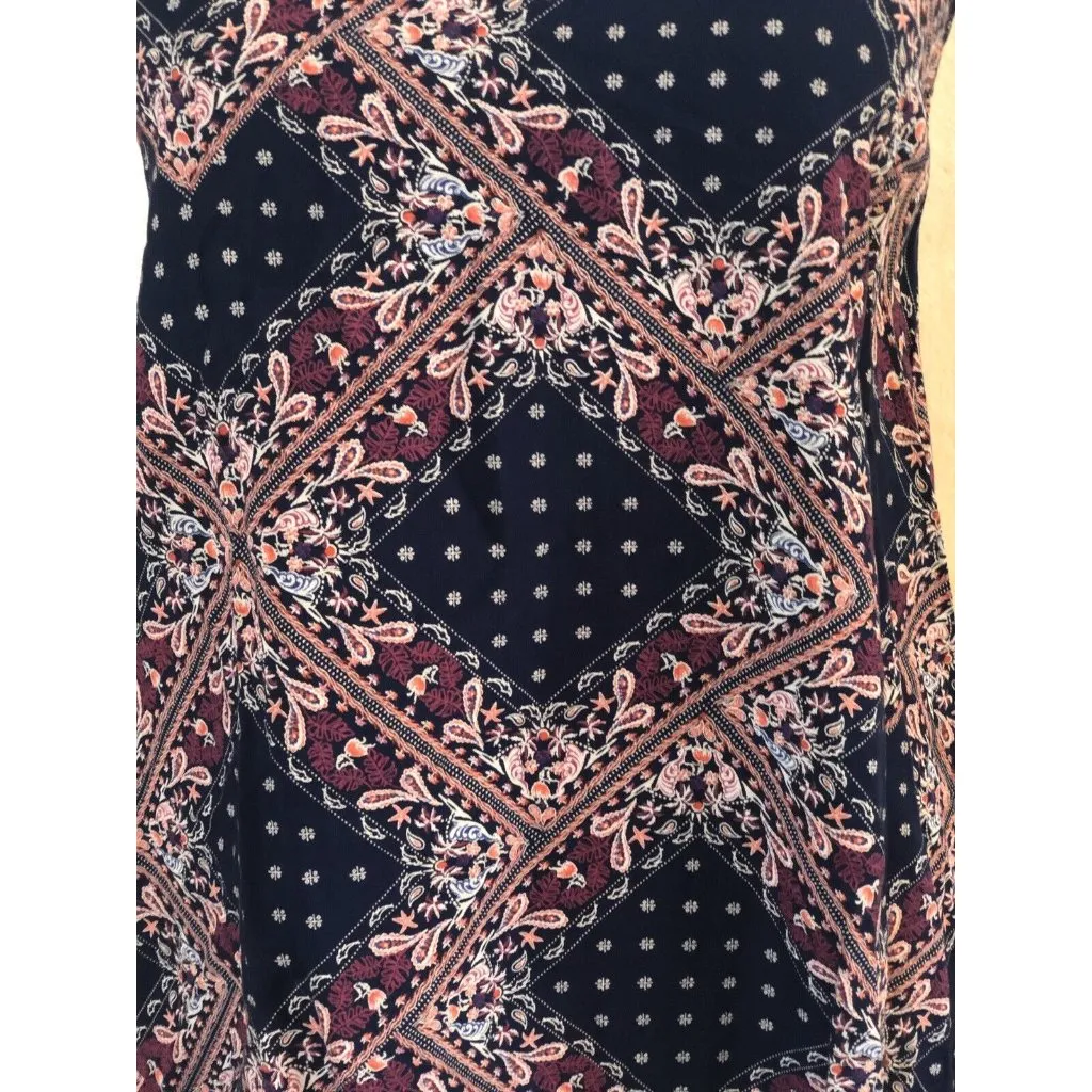 Red Camel  Causal Top ~ Size Medium ~ Sleeveless ~ Multicolor - Image 3