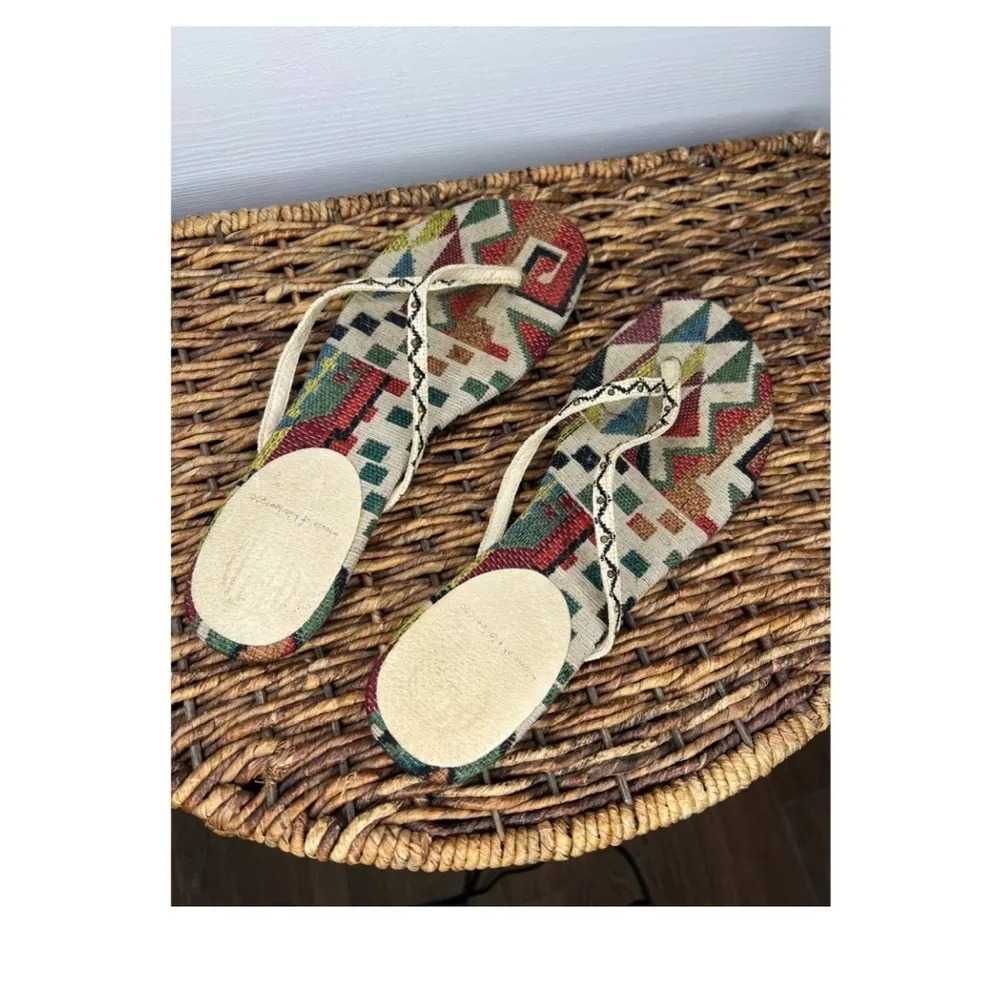 House of Harlow 1960 Boho Woven Tapestry Flip Flop Sandals 7 - Image 4