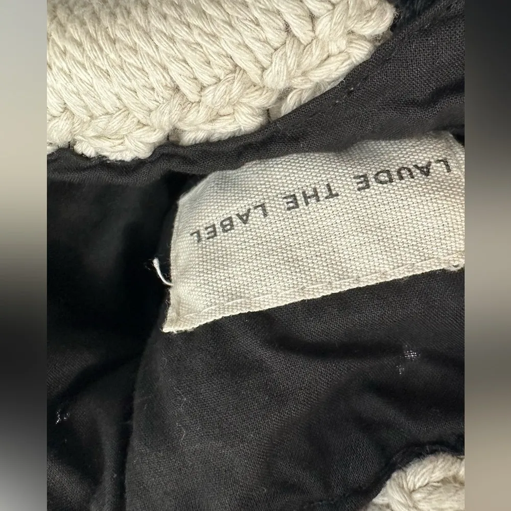 LAUDE THE LABEL Cottogecore Black and White Tote with Wooden Handle - Image 8