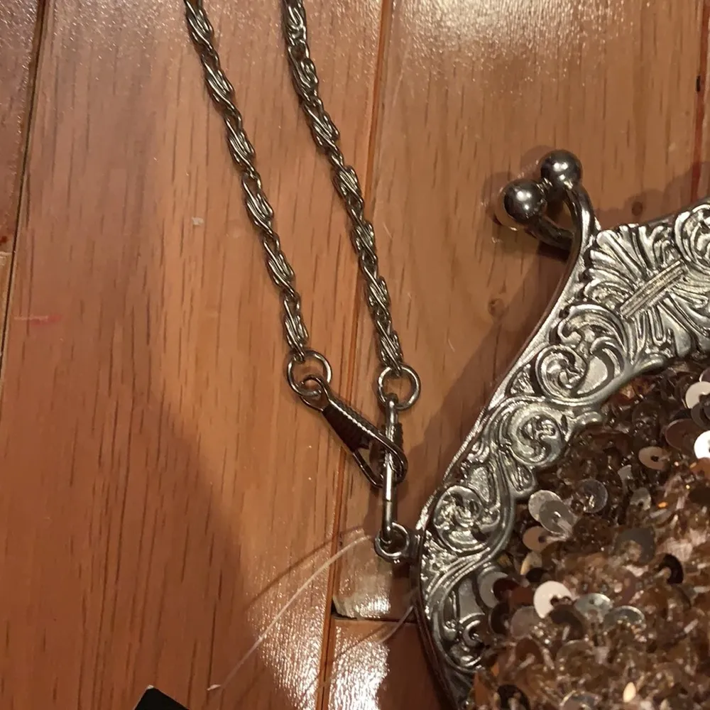 Sasha Handbags champagne sparkly bag - Image 7