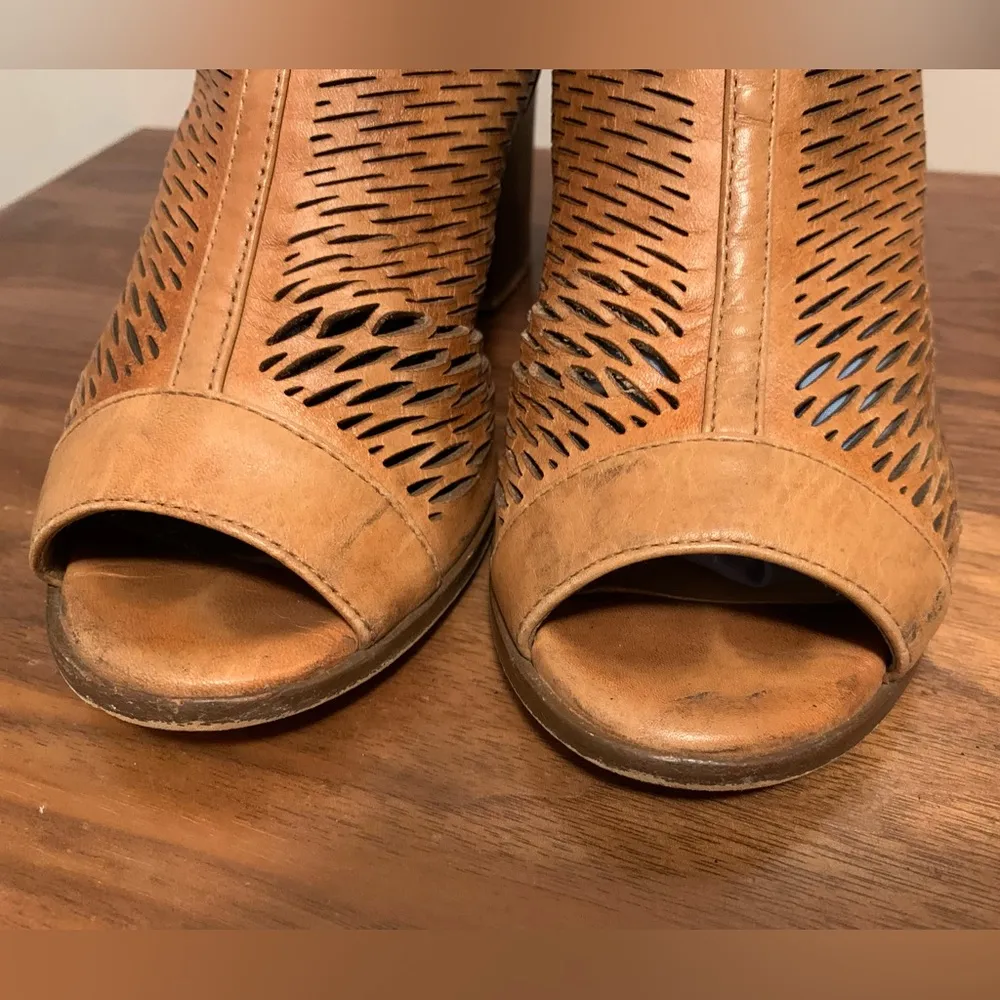 Vince Camuto Lavette Peep Toe Booties size 5M - Image 5