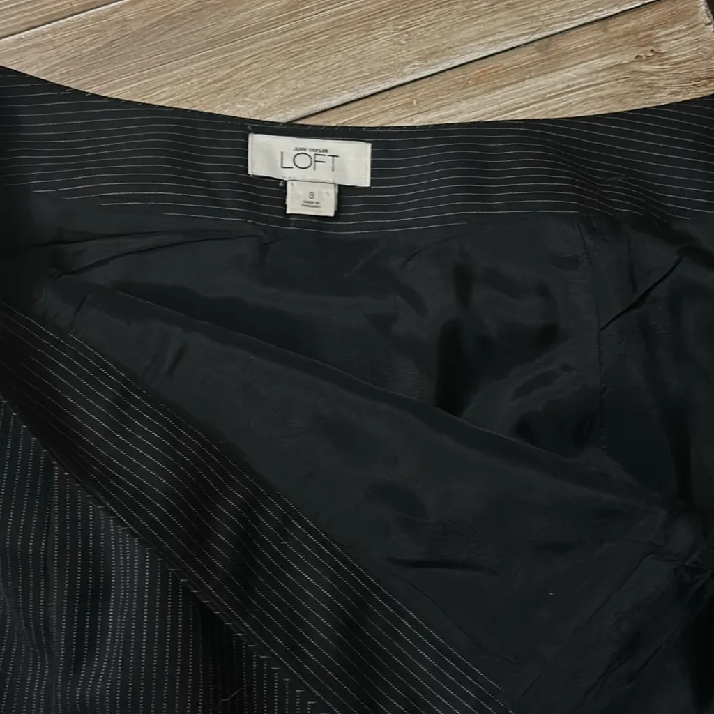 Loft pleated‎ skirt size 8 - Image 3