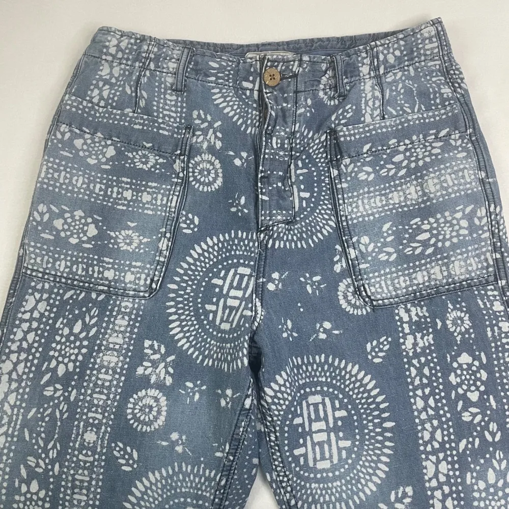 Free People Island Vibes Discharge Trousers, Blue Boho Print Cropped Jeans Sz 31 - Image 9