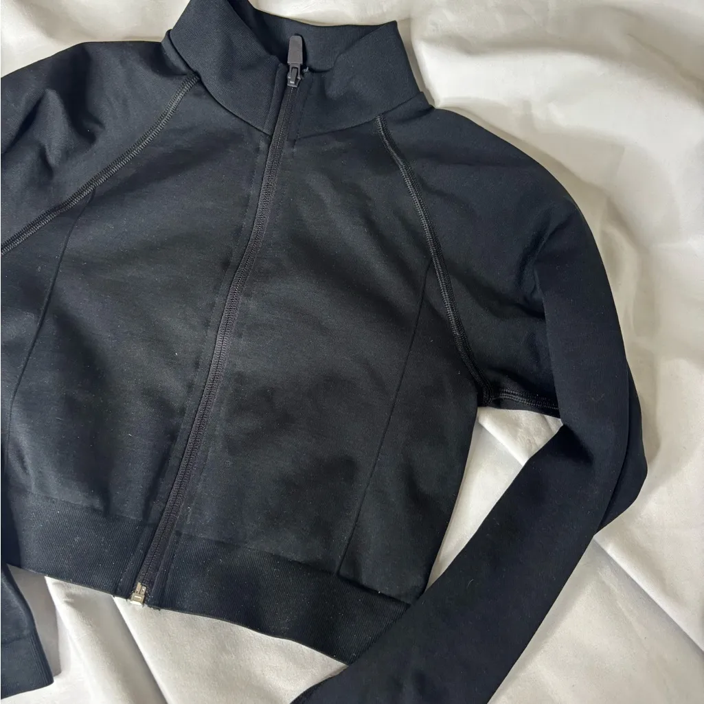 Alphalete  Amplify Jacket - Image 2