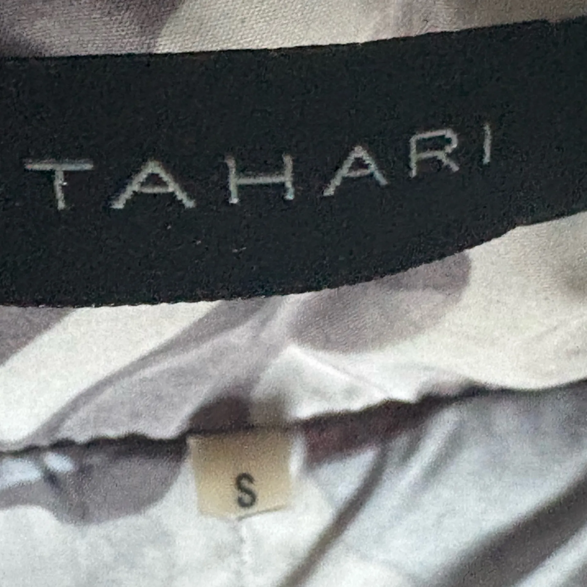 Elie Tahari  Black Reversible Puffer Jacket Size Small EUC - Image 6