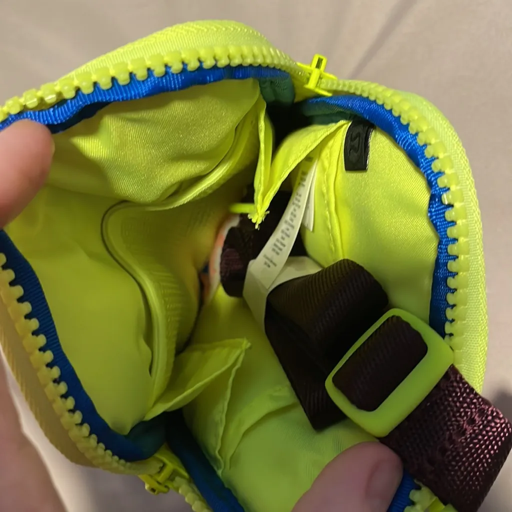 Lululemon  Easy access crossbody - Image 5