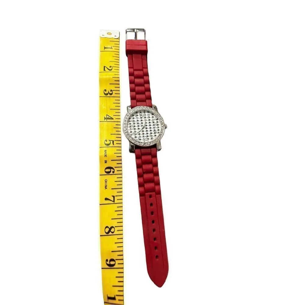 Vintage Geneva red black checkered Rubber Band Ladies Quartz Watch - Image 2