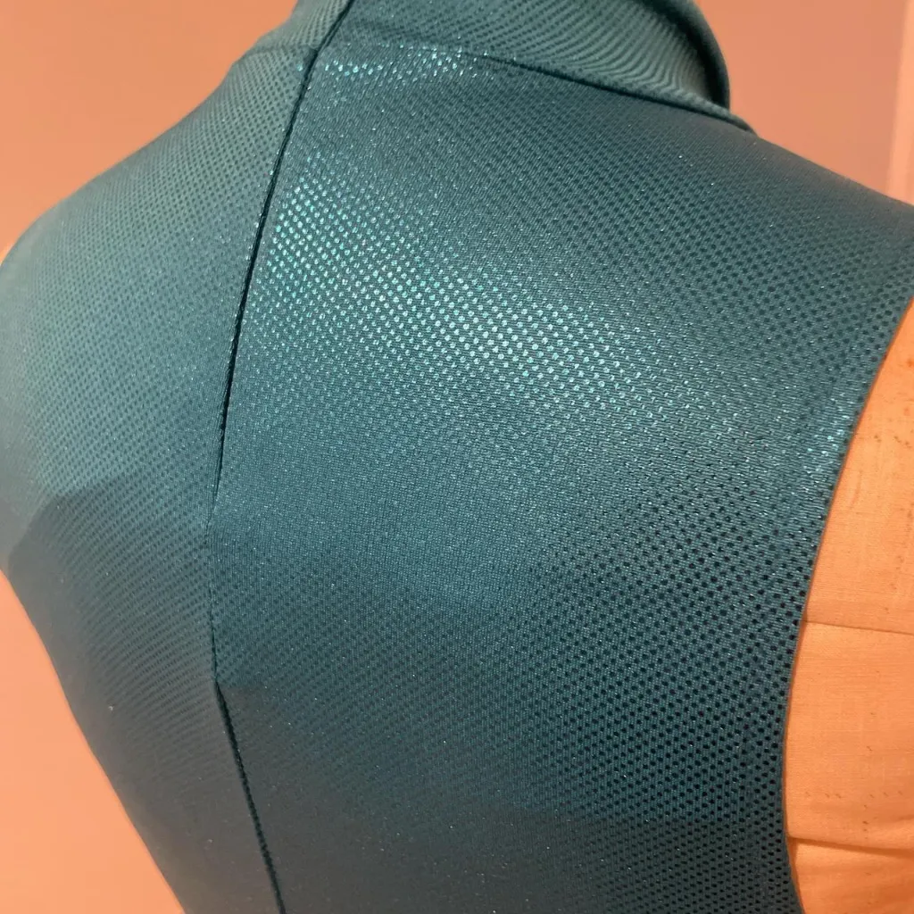 Forever 21 Sequin Blue Crop Top Size Small - Image 4