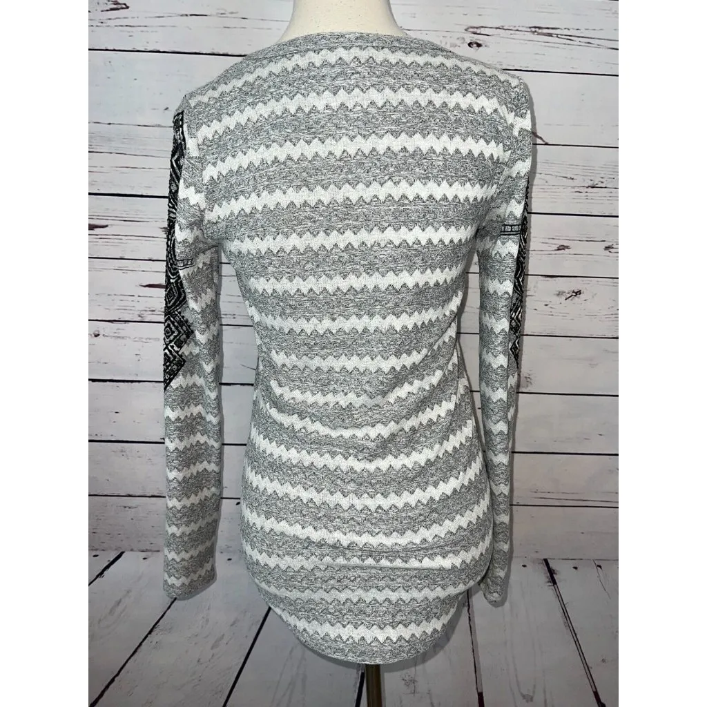 NWT Vocal USA Shirt Tunic Top size Small‎ Black Tribal Long Sleeve Bling Western - Image 9