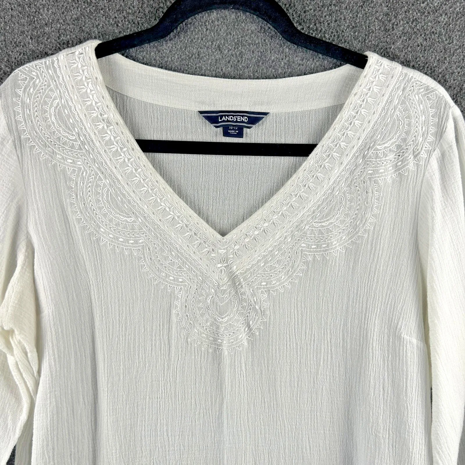 Lands End Womens Seersucker‎ Embroidered V Neck Blouse Gauzy White Med Petite 12 - Image 2