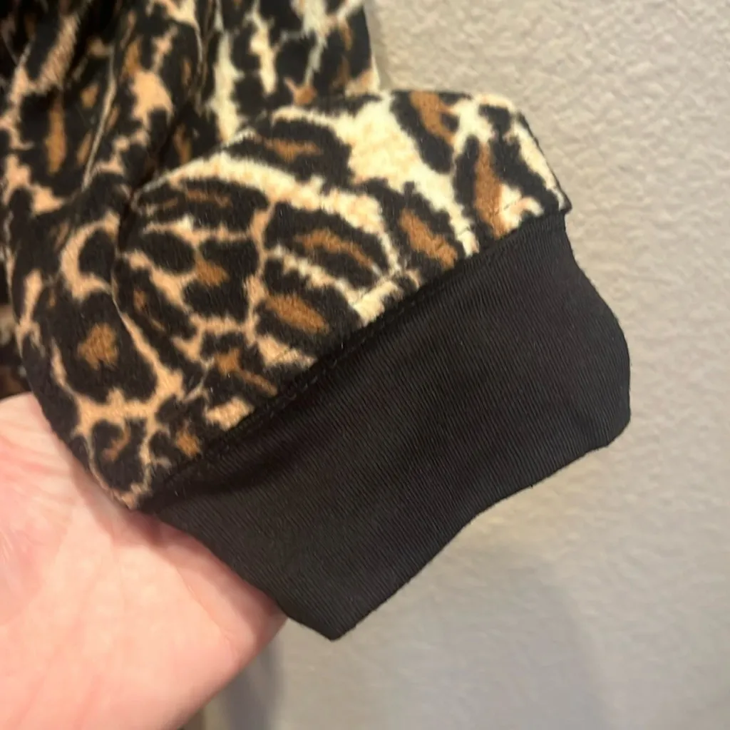 Nick & Nora Woman’s Cat Jaguar Cheetah Onesie Footed One Piece Pajamas Small - Image 7