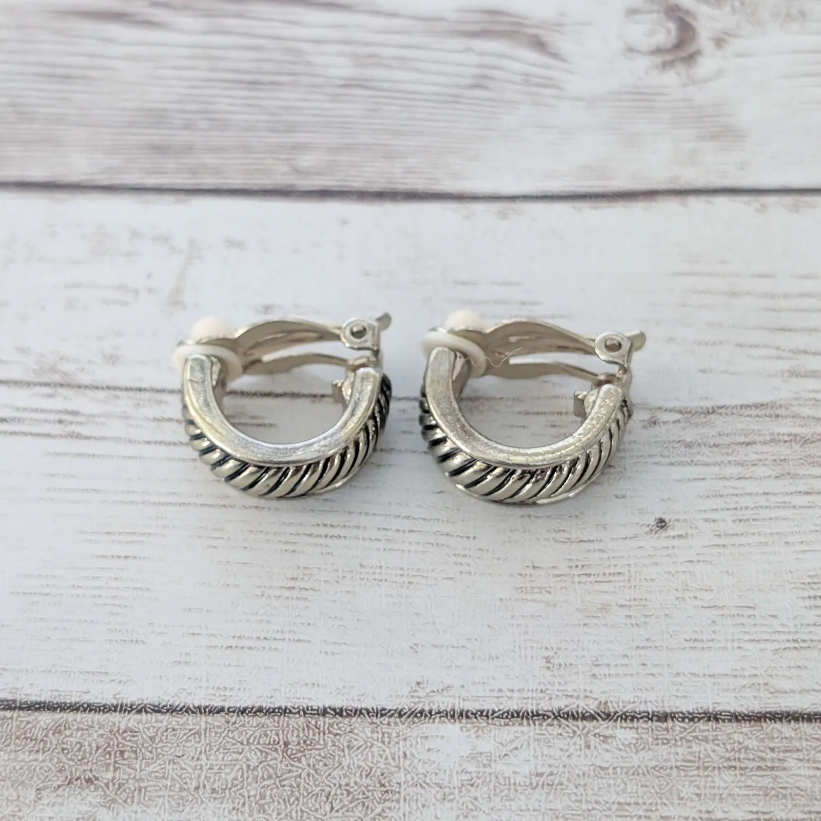 Vintage Clip On Earrings Statement Chunky Hoops Gold Tone with Lines - Image 5