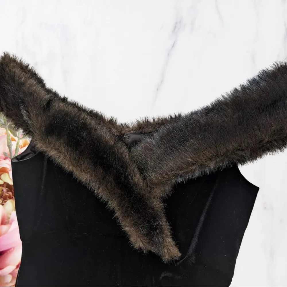 CACHET Vintage Velvet Dress with Faux Fur Trim~ Sz 6 - Image 3