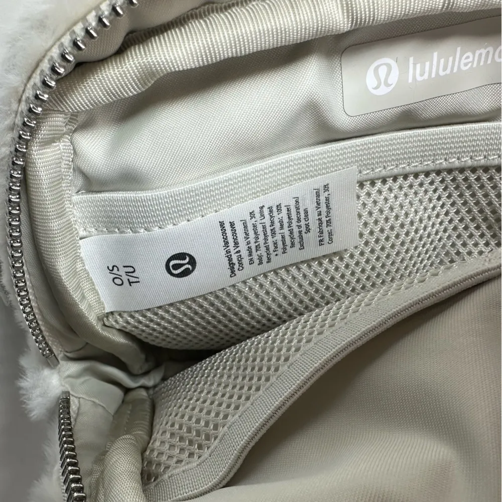 NEW Lululemon Everywhere Belt Bag 1L Plush Fleece Bone White Concert Festival - Image 10