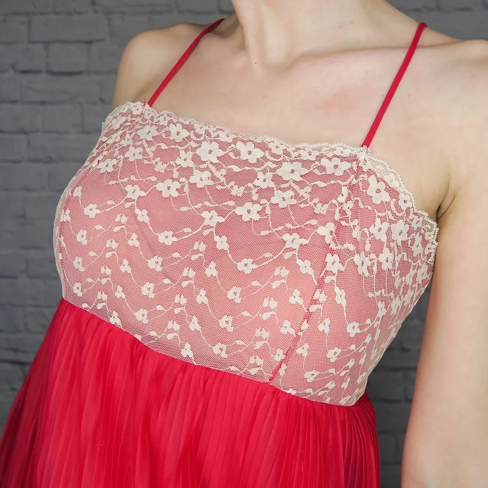 Vintage 70s Pleated Red Lace Nightgown Slip Dress Size M - Image 4