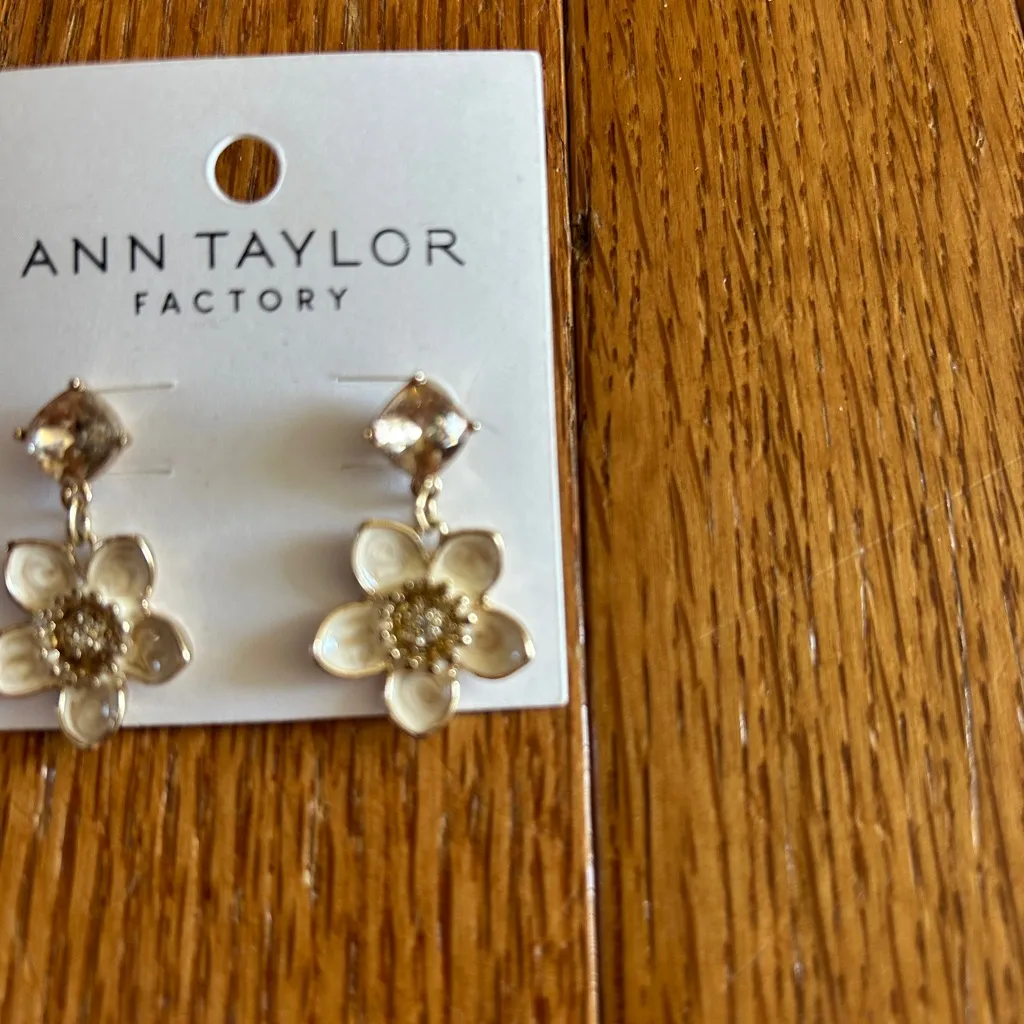 Ann Taylor Floral Drop Earrings - NWT - Image 2