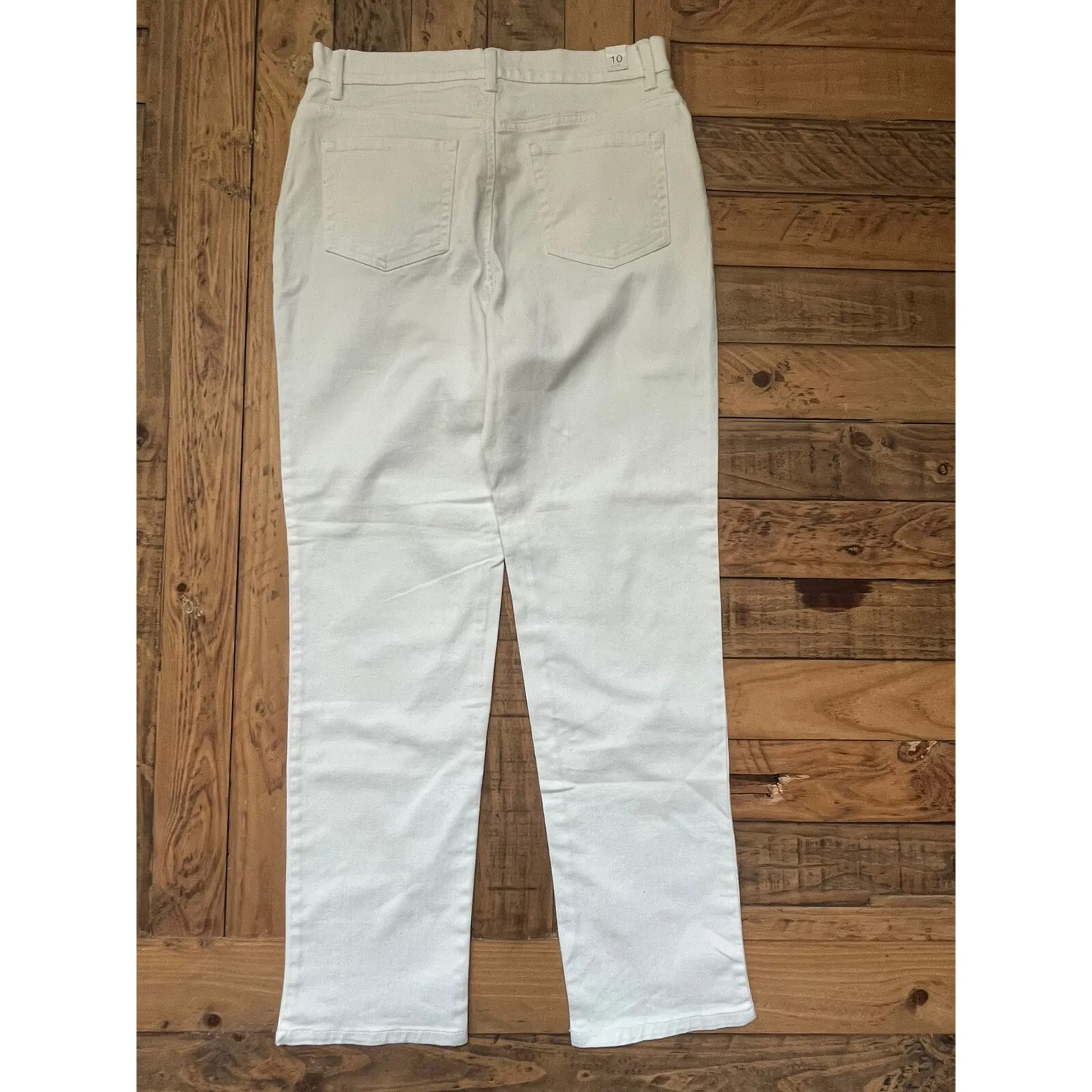 #27 NWT Women's White Straight Leg White Jeans by George & Martha, Size: 10 - Image 2